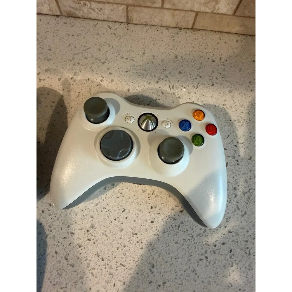 Microsoft Xbox Game Controller Lot 4 White and Black